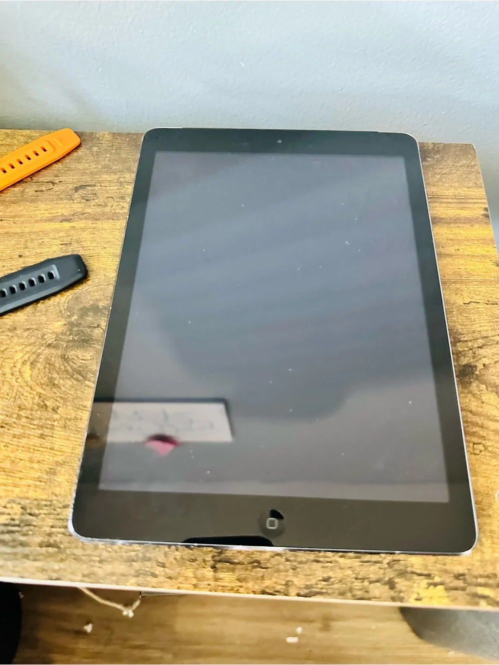 📱 iPad Air Wi-Fi + Cellular – 16GB – Excellent Condition